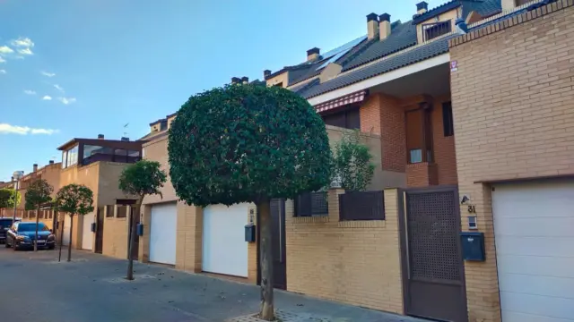 Casa adosada en venta en Calle de Garcilaso de la Vega, Loranca- Nuevo Versalles-Parque Miraflores (Fuenlabrada) de 479.260 €