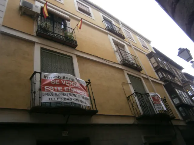 Casa unifamiliar en venta en Casco Junto A Zocodover, Casco Antiguo (Distrito Centro. Toledo Capital) de 550.000 €