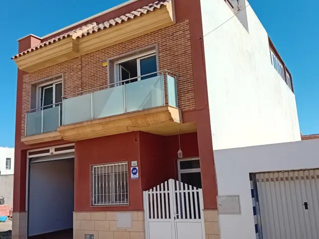 Casa adosada en venta en Calle de San José, 16, La Gangosa (Vícar) de 210.000 €