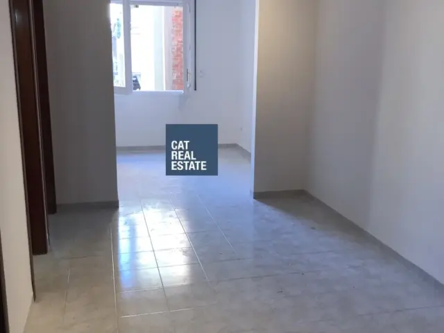 Apartment on Carrer de la Independència photo 5