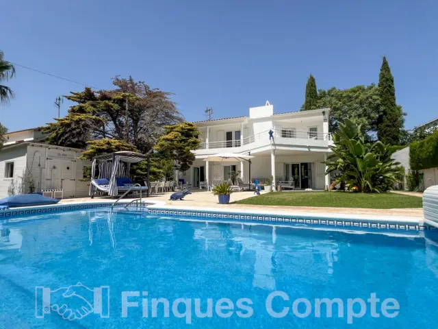Chalet on Passeig de Tarragona photo 10