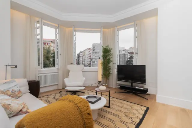 Apartment on Doctor Enrique Hervada Street