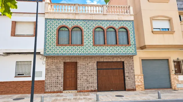 Casa adosada en calle de Mariana Pineda