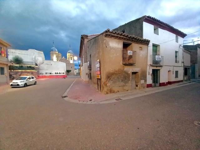 Chalet en venta en Calle Don Miguel de Cervantes, Número 7, Alcalá de Ebro de 36.000 €