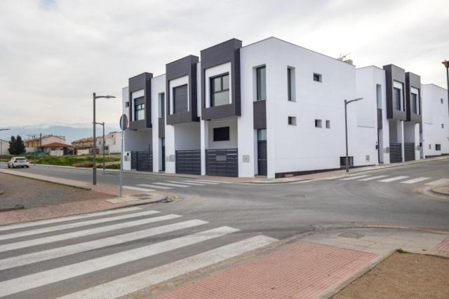 Casa Pareada En Venta En Churriana De La Vega En Zona De San Cayetano Casa Pareada En Venta En Churriana De La Vega En Zona De San Cayetano