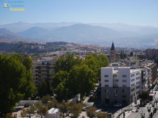 Ático en alquiler en Figares-San Antón, Figares-San Antón (Granada Capital) de 2.200 €<span>/mes</span>