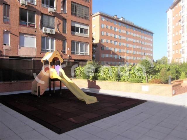 Apartamento en venta en Calle de Lenguas, San Andrés (Distrito Villaverde. Madrid Capital) de 128.000 €