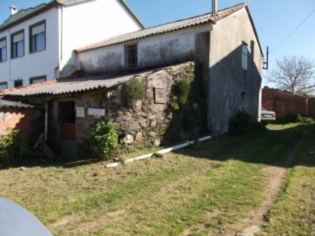 Casa adosada en venta en Meiras, Centro (Ferrol) de 217.000 €