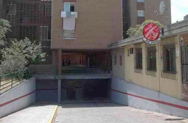Garatge en venda a Calle del Ecuador, Huerta del Rey-Arturo Eyríes (Valladolid Capital) de 6.137 €