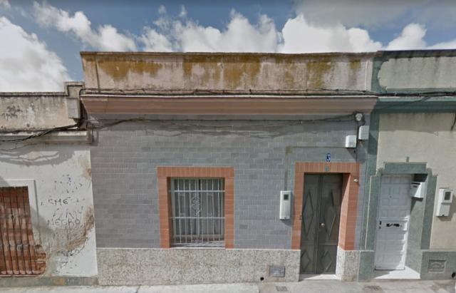 Casa en venta en Calle Clmelilla, San Fernando-Estación (Badajoz Capital) de 60.400 €