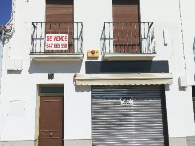 Casa en venta en Calle Bartolomé Torres Naharro, Número 15, Azuaga de 167.700 €