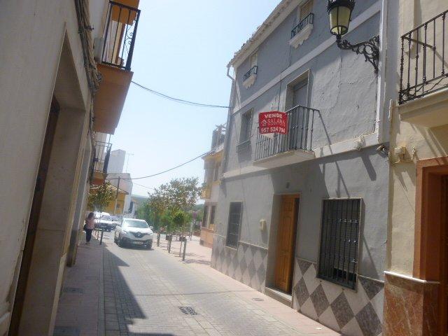 Casa en venda a Calle Alejandro de Vida Hidalgo, número 46, Cabra de 77.500 €