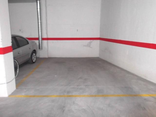 Garaje en venta en Zona Hospital, Hellín de 15.000 €