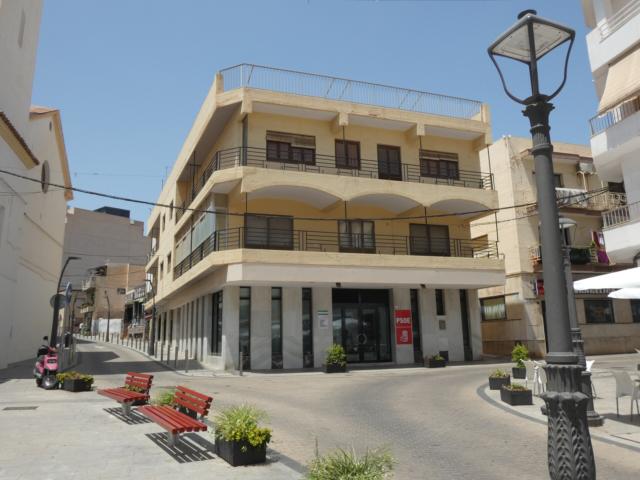 Edificio en venta en Calle de la Estación, 2, Centro (Distrito Núcleo Urbano. Roquetas de Mar) de 550.000 €