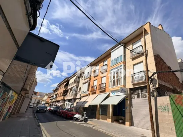 Piso en venta en Calle Real