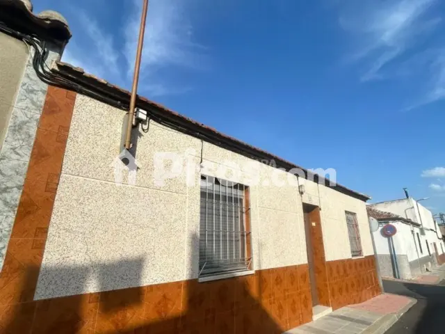 Casa adosada en venta en Cañamares-Libertad