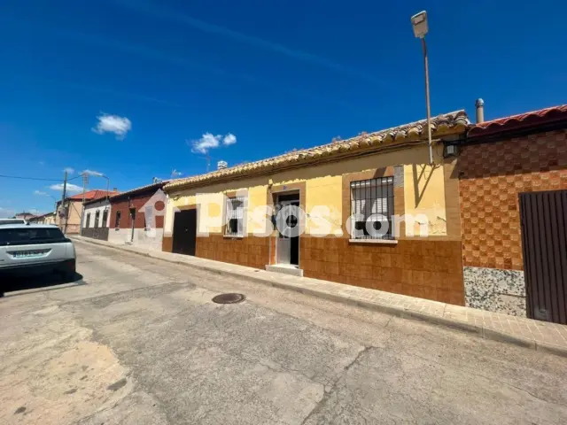 Casa adosada en venta en Cañamares-Libertad