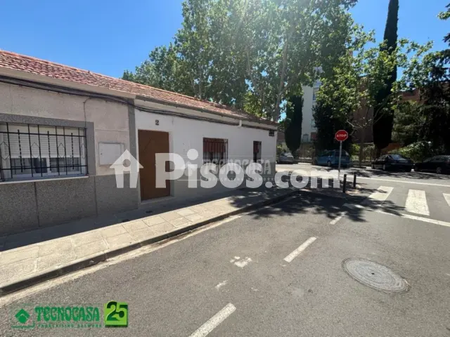 Casa adosada en venta en Calle de San Urbano