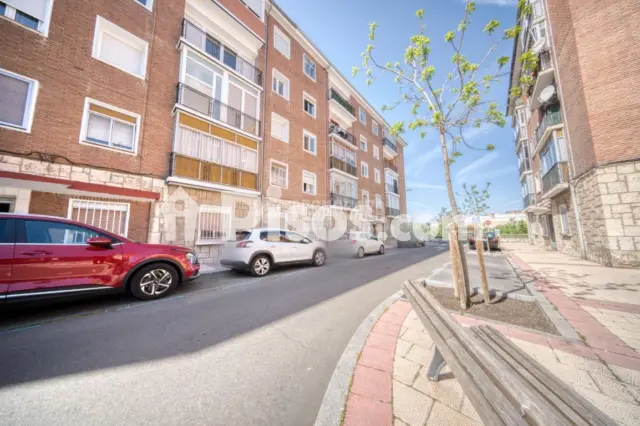Piso en venta en Paseo Zorrilla-Campo Grande-Cuatro de Marzo, Paseo Zorrilla-Campo Grande-Cuatro de Marzo (Valladolid Capital) de 135.000 €