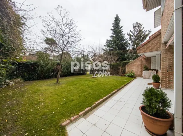 Casa pareada en venta en Peñagrande, Peñagrande (Distrito Fuencarral-El Pardo. Madrid Capital) de 1.300.000 €