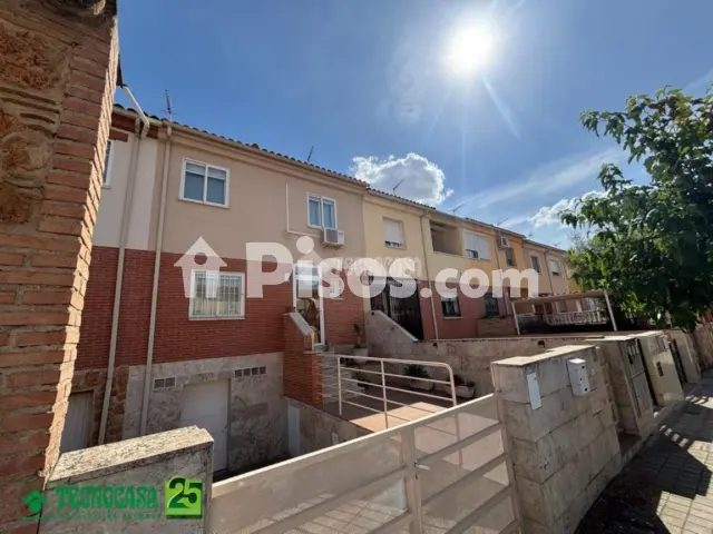 Casa unifamiliar en venta en Calle de la Luna