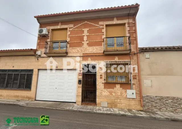 Casa adosada en venta en Manzanares