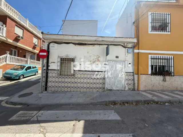 Casa adosada en venta en Carlinda, Carlinda (Distrito Bailén-Miraflores. Málaga Capital) de 117.000 €