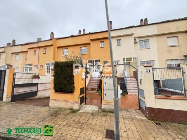 Casa adosada en venta en Plaza de Toros-La Guija-Santa María-Ciudad Jardín-Los Rosales, Plaza de Toros-La Guija-Santa María-Ciudad Jardín-Los Rosales (Ciudad Real Capital) de 209.900 €