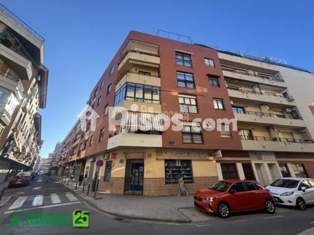 Piso en venta en Calle del Río