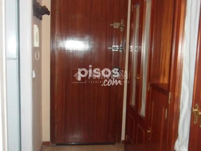 Piso en alquiler en La Oliva-Polígono Sur, La Oliva-Polígono Sur (Distrito Sur. Sevilla Capital) de 1.200 €<span>/mes</span>