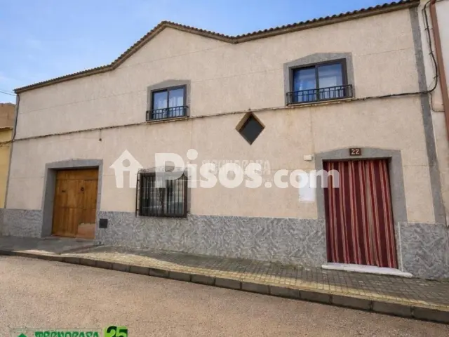 Casa adosada en venta en Membrilla