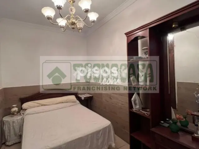 Casa adosada en venta en Calle de la Cantareria Alta, Setenil de las Bodegas de 75.900 €