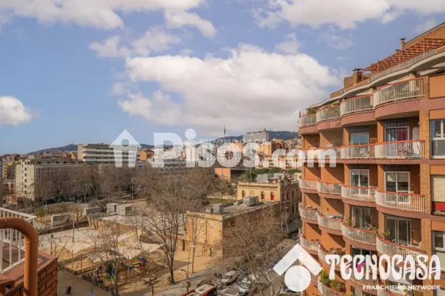 Ático en venta en Travessera de Gràcia, cerca de Carrer de Lepant, El Baix Guinardó (Distrito Horta-Guinardó. Barcelona Capital) de 490.000 €
