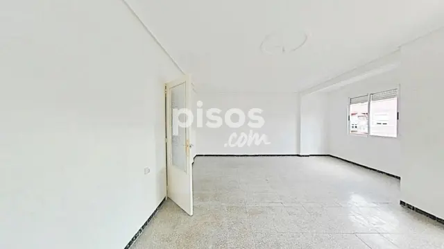 Piso en alquiler en Carrús Este-Camí Dels Magros, Carrús Este-Camí dels Magros (Distrito Núcleo Urbano. Elx - Elche) de 595 €<span>/mes</span>