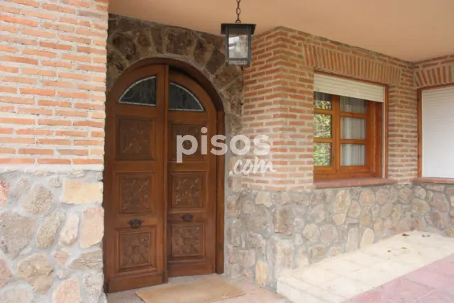 Chalet en venta en Calle de Miguel de Cervantes, 21, Arenas de San Pedro de 380.000 €