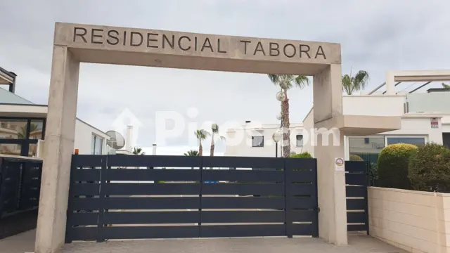 Casa adosada en venta en Cabo Roig, Los Dolses-Montezenia-Lomas de Cabo (Distrito Orihuela Costa. Orihuela) de 330.000 €
