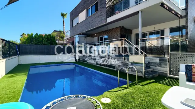 Casa pareada en alquiler en Olimar, Chiva de 2.500 €<span>/mes</span>