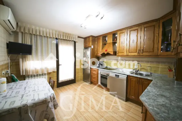 Casa adosada en venta en Avda. Juan Carlos I