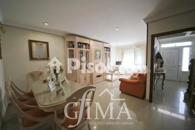 Casa en venta en Avda. Antonio Huertas