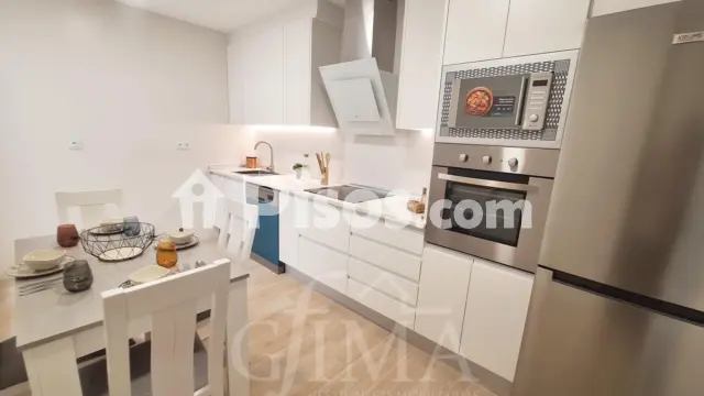 Casa adosada en venta en Calle Guarnicioneros
