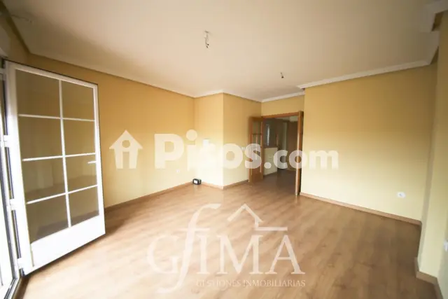 Piso en venta en Avda. Juan Carlos I
