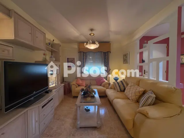 Casa adosada en venta en La Guija