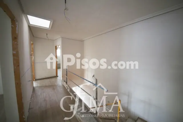 Casa adosada en venta en Calle Socuellamos