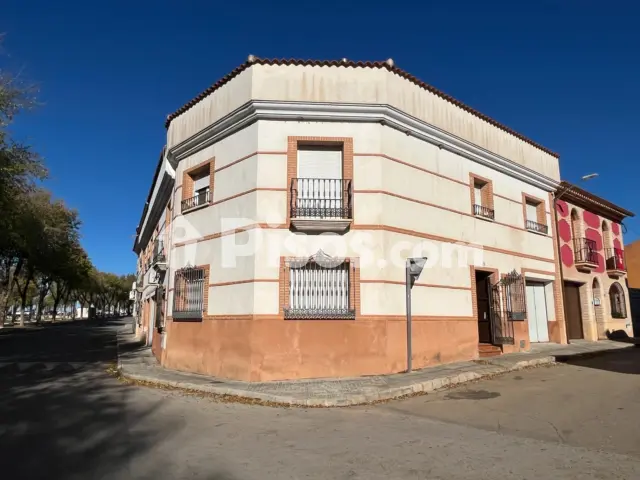 Casa adosada en venta en Calle de la Amistad