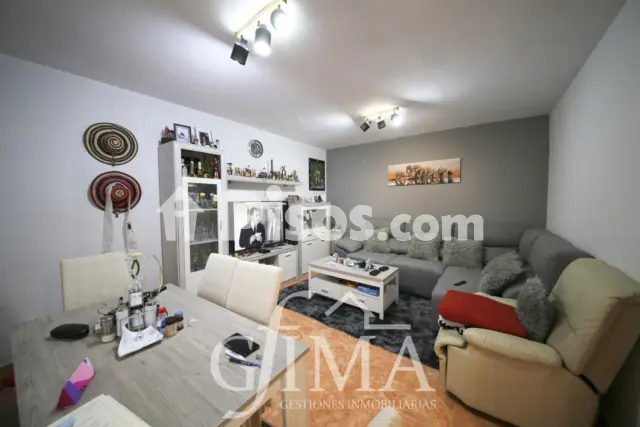 Casa adosada en venta en Calle Manterola