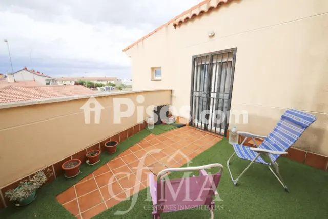 Casa adosada en venta en Calle de Oasis