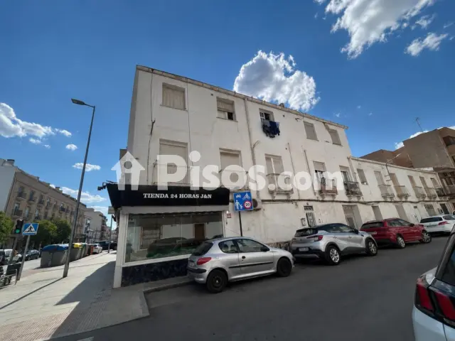 Edificio en venta en Calle de Amalia Cepeda