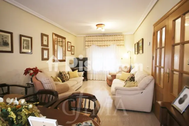 Casa adosada en venta en Calle Campo