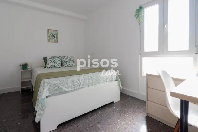 Habitación en alquiler en Calle del Garbinet, cerca de Calle de Dató Iradier, Carolinas (Distrito Pla-Carolinas. Alicante - Alacant) de 360 €<span>/mes</span>