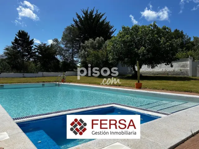 Chalet en alquiler en Montes de Oca, Urbanizaciones Zona Norte (El Puerto de Santa María) de 2.400 €<span>/mes</span>